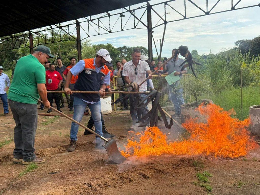 Governo de SP entrega kits inéditos a produtores rurais como estratégia de combate a incêndios