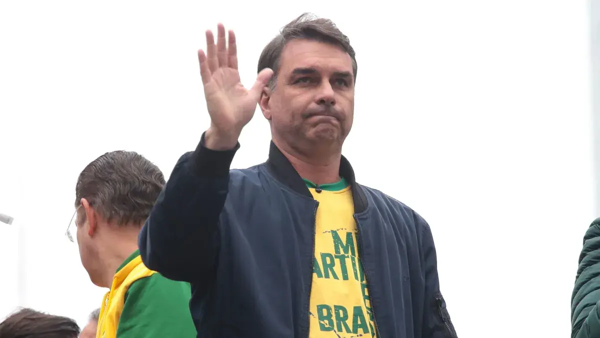 Partido Novo formaliza apoio a Flávio Bolsonaro no segundo turno