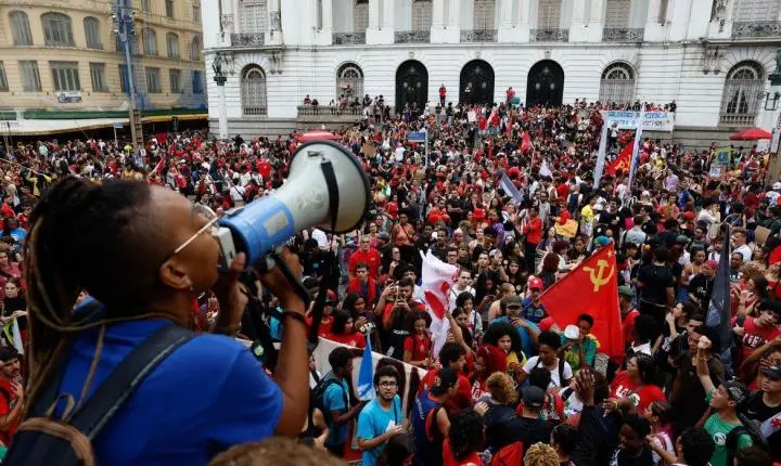 Atos pró-Lula nas ruas são feito inédito do PT em anos, afirma sociólogo