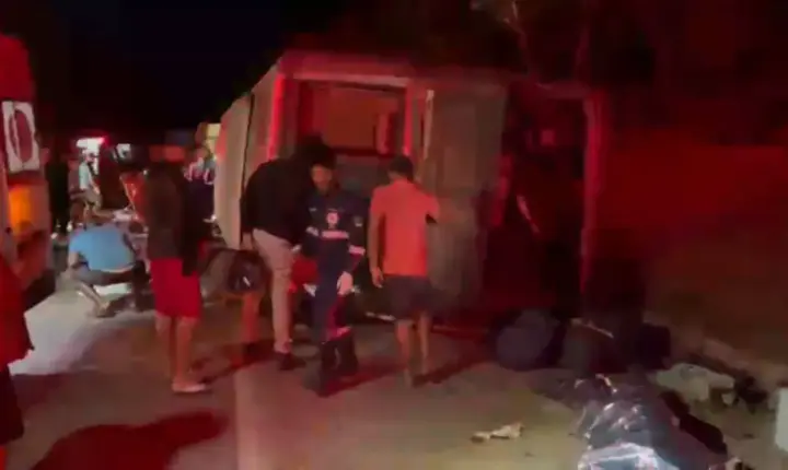 Acidente de ônibus em PE: motorista não consumiu bebida alcóolica, diz PRF